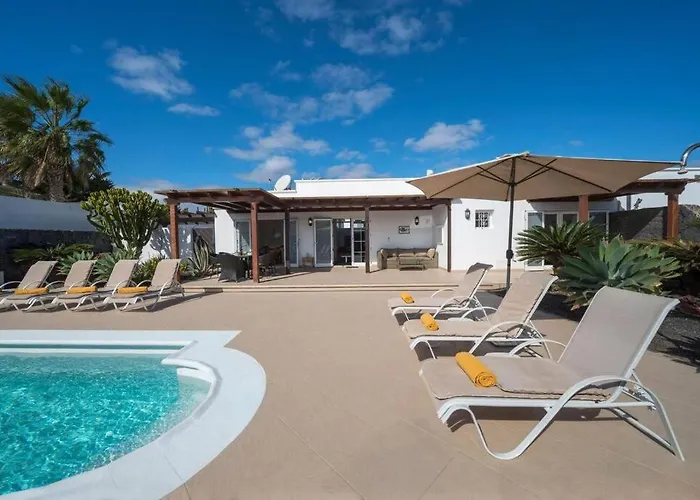 Casa Lirio Vila