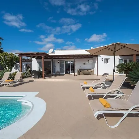 Casa Lirio Villa