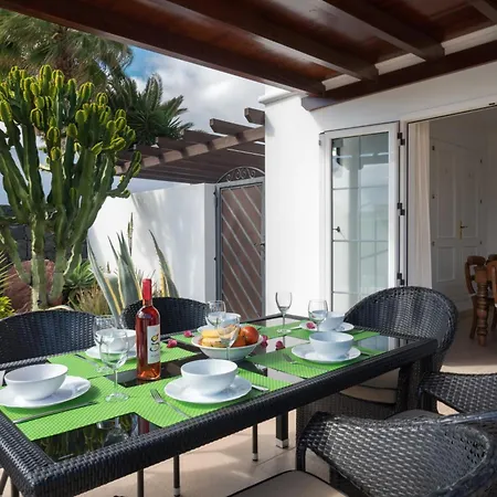 Casa Lirio فيلة بلايا بلانكا